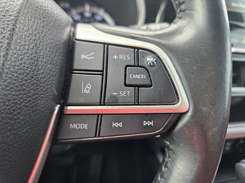 Thumbnail: 2022 Toyota Highlander - 20