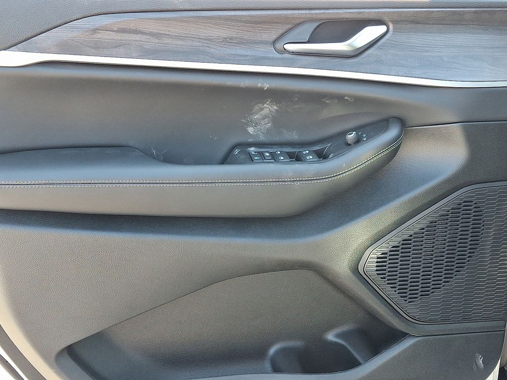 2026 Jeep Grand Cherokee — photo 8