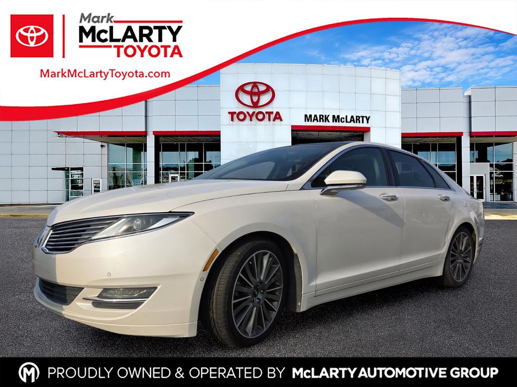 White Platinum Metallic Tri-Coat 2013 Lincoln MKZ Sedan Front-Wheel Drive 6-Speed Automatic