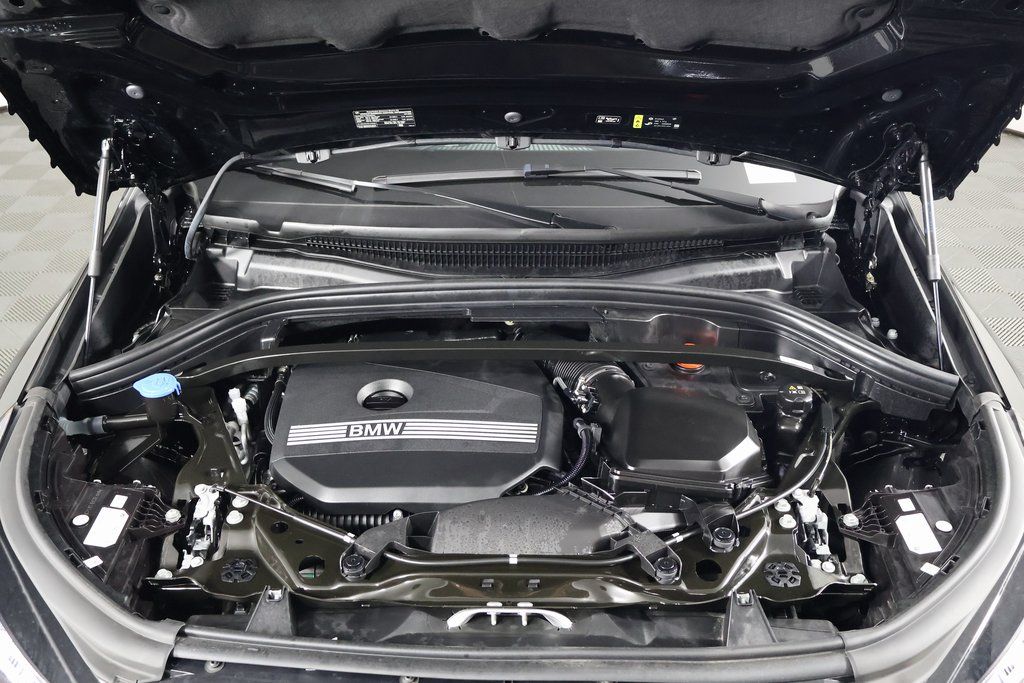 Thumbnail: 2025 BMW X1 - 15