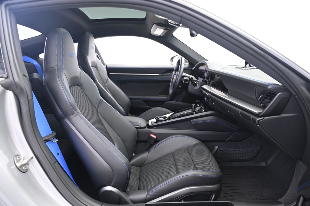 Thumbnail: 2024 Porsche 911 - 19