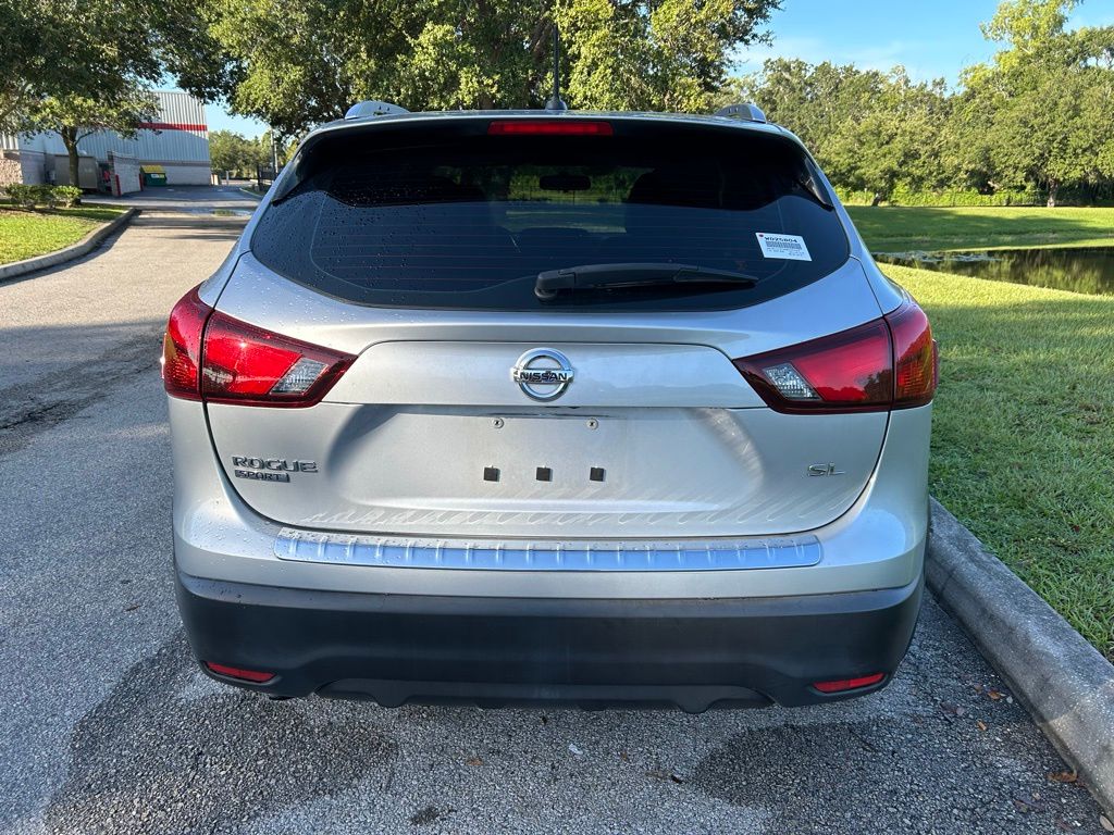 Thumbnail: 2017 Nissan Rogue Sport - 4