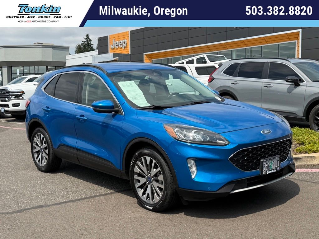 2020 Ford Escape Azul (Blue Metallic) SUV/Crossover Tracción en las cuatro ruedas 8 velocidades Automática