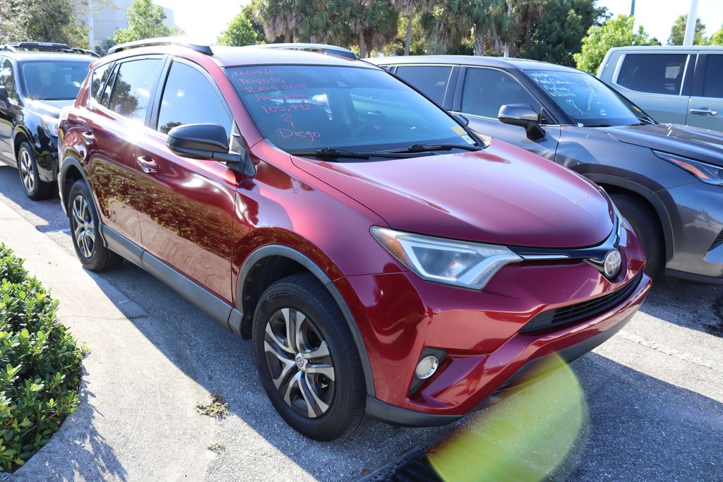 Thumbnail: 2018 Toyota RAV4 - 6