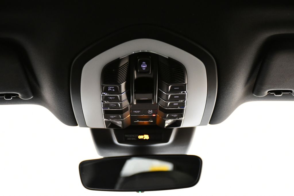 Thumbnail: 2026 Porsche Macan - 22