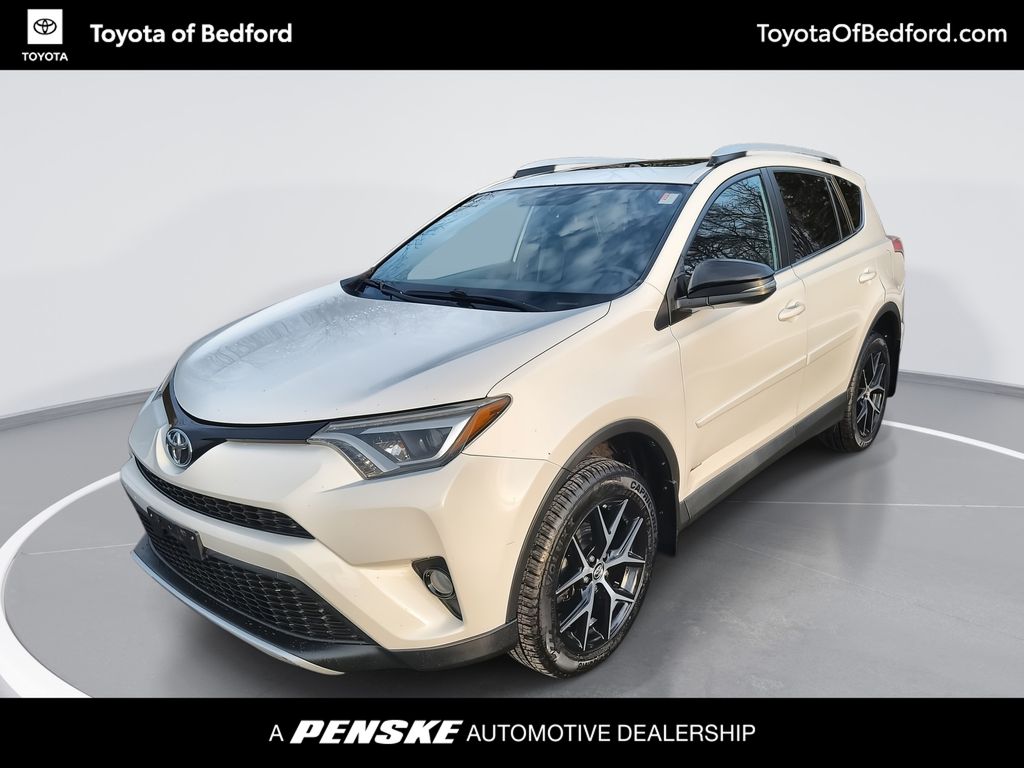 2016 Toyota RAV4 SE Hero Image