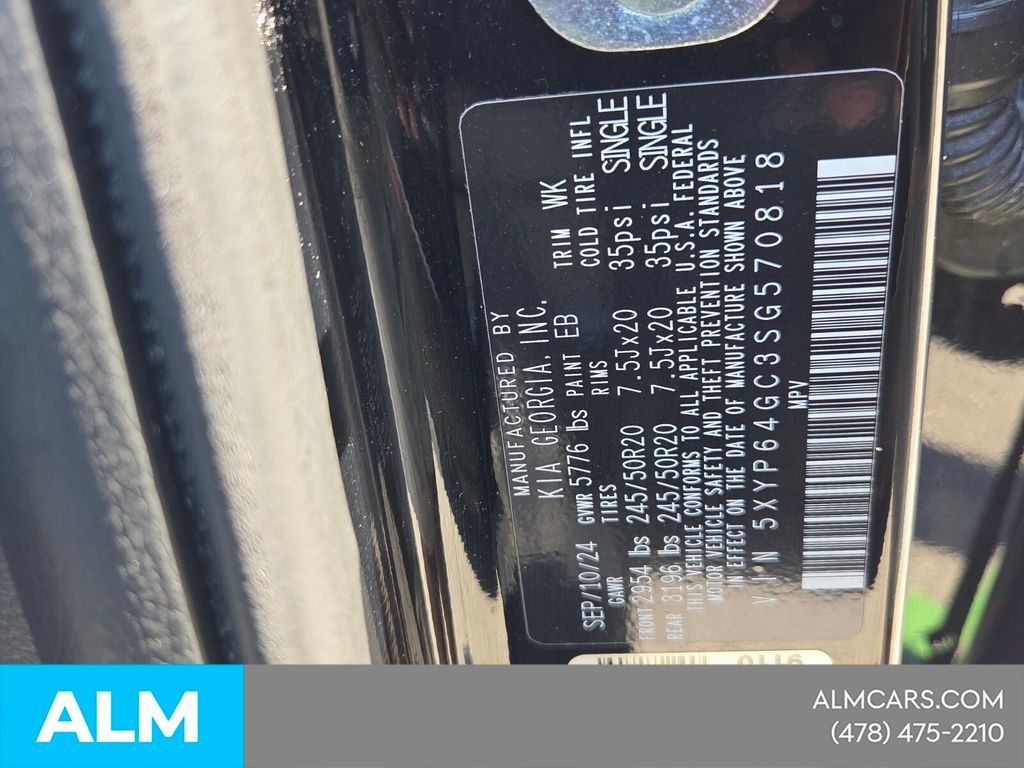 Used 2025 Black Kia S image 9