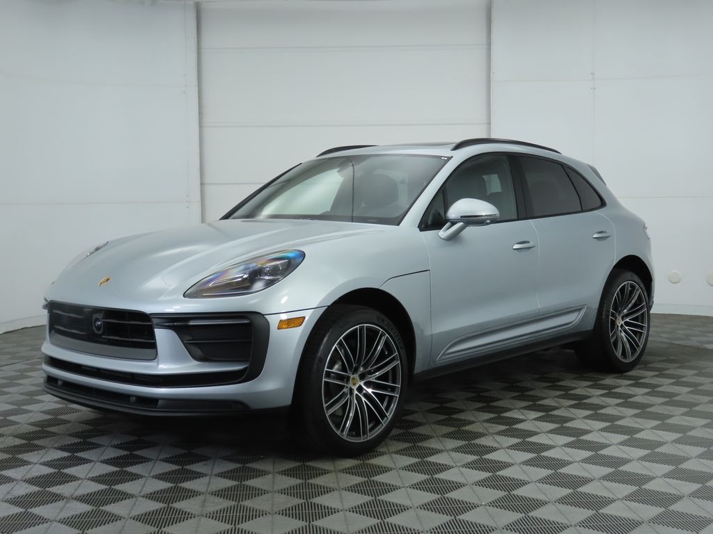 Thumbnail: 2025 Porsche Macan - 1