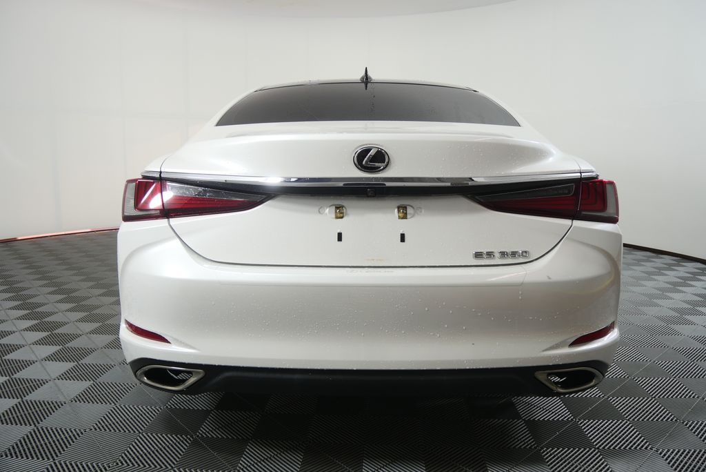 Thumbnail: 2019 Lexus ES - 4