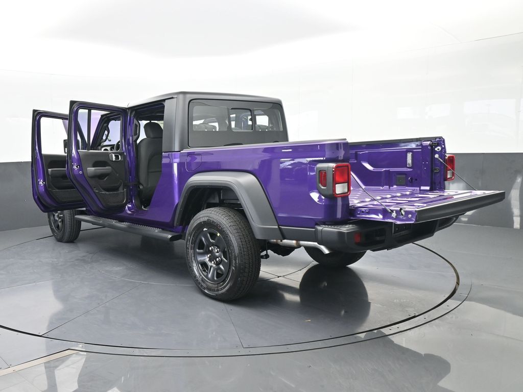 New 2026 reign Jeep Sport image 58