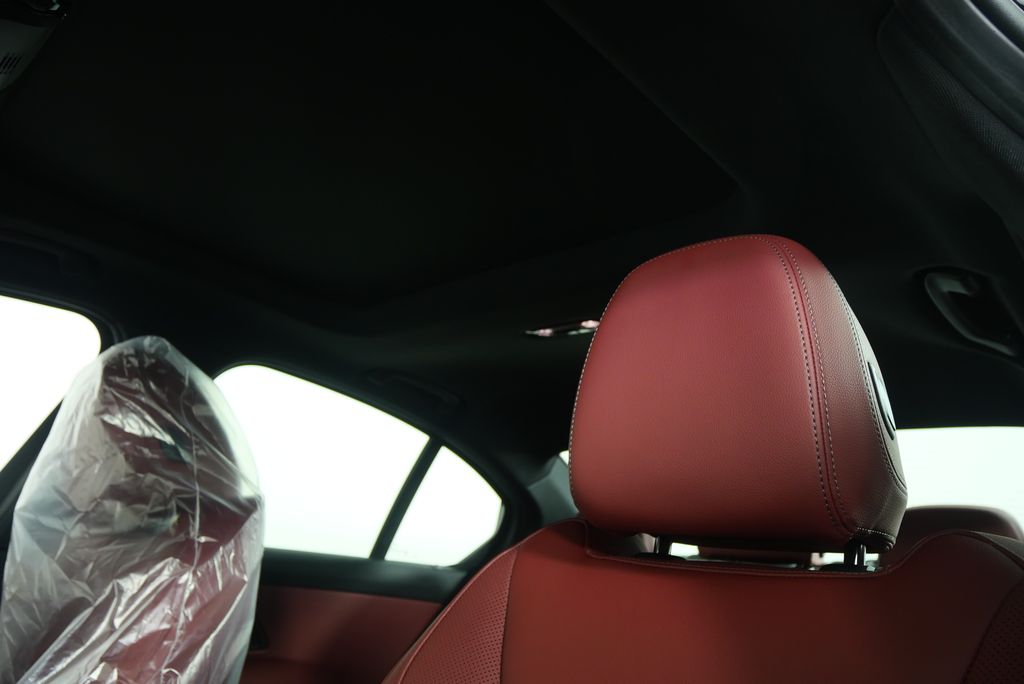2025 BMW 3 Series 330i 11