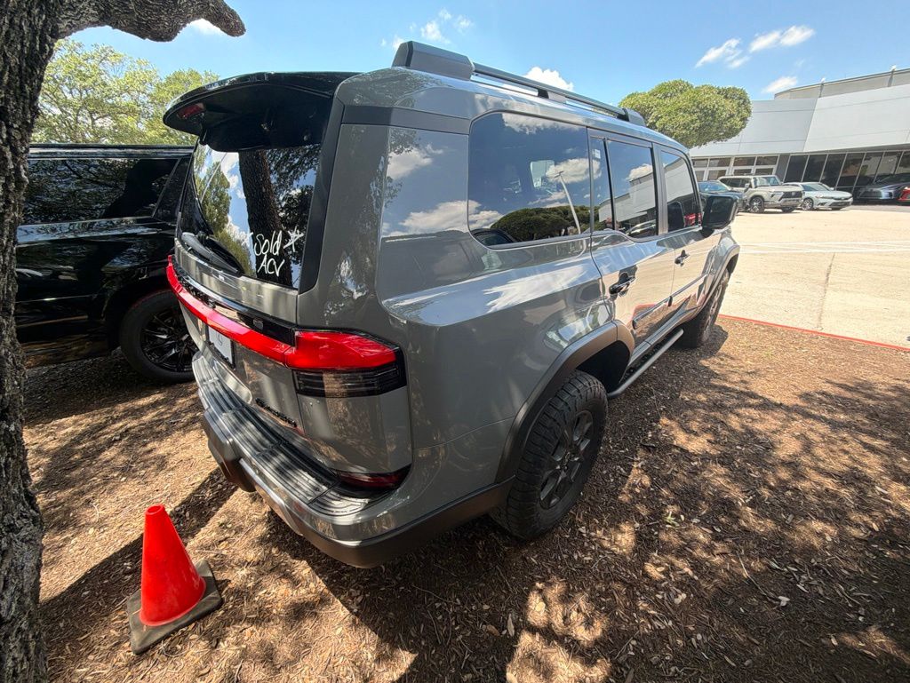 Thumbnail: 2025 Lexus GX - 8