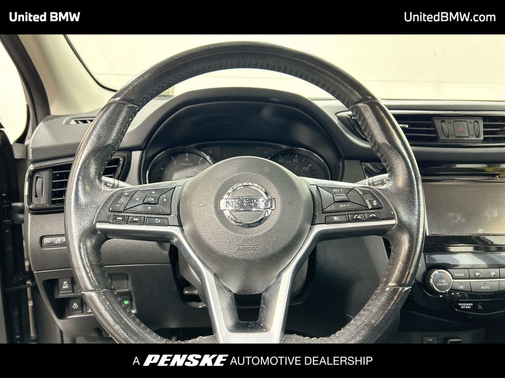 Thumbnail: 2018 Nissan Rogue Sport - 14