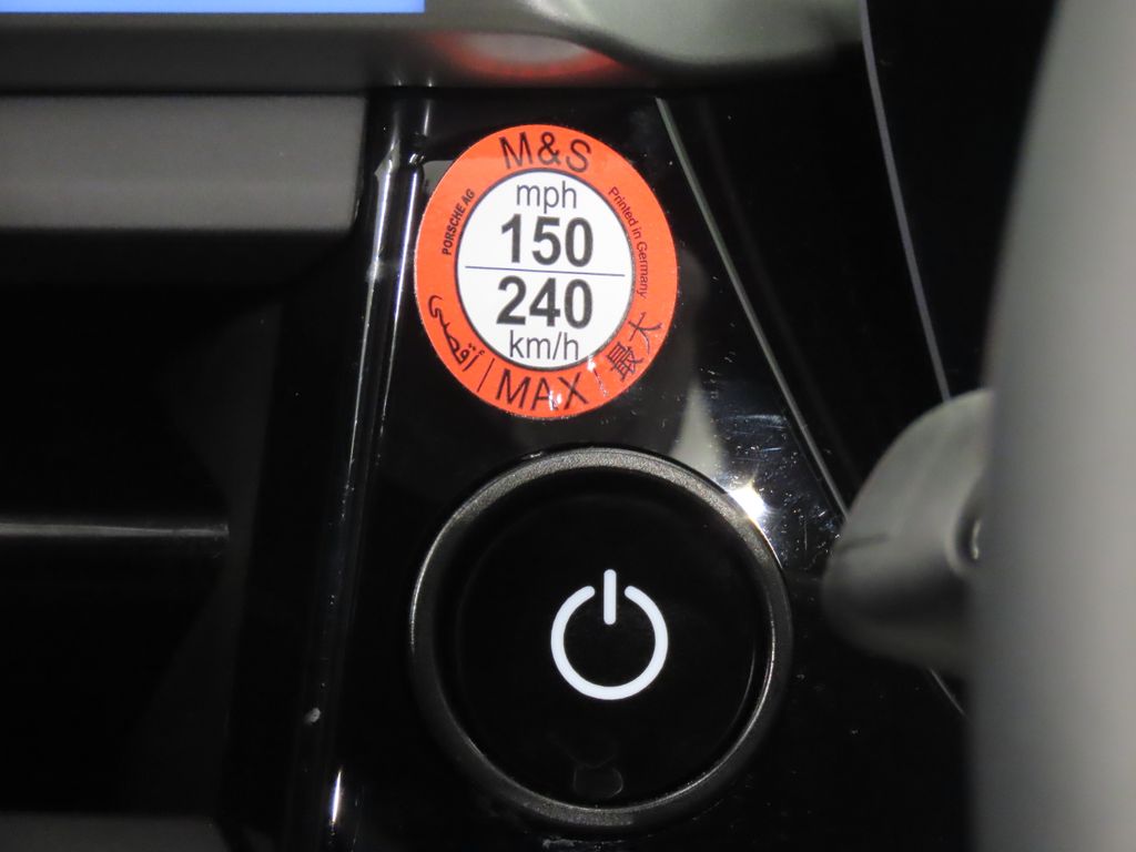 Thumbnail: 2025 Porsche Macan - 24