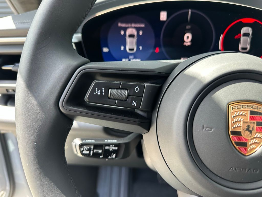 Thumbnail: 2025 Porsche Macan - 19
