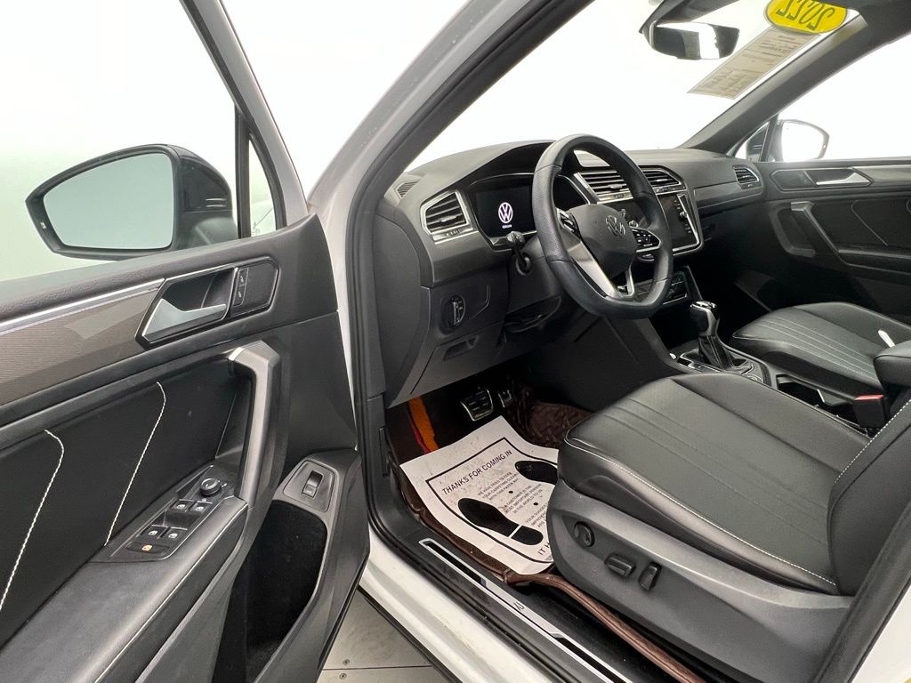 Thumbnail: 2022 Volkswagen Tiguan - 20