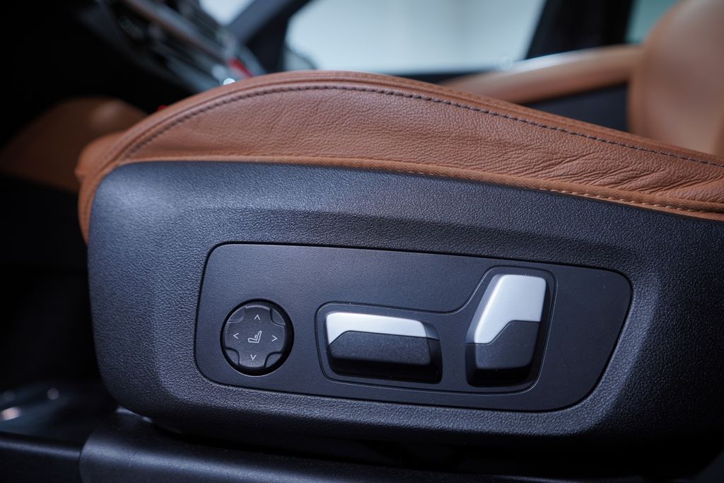 Thumbnail: 2023 BMW X4 - 18