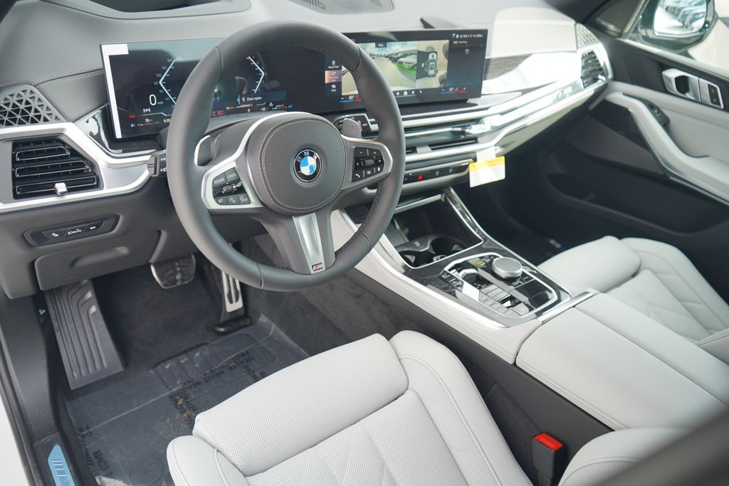 Thumbnail: 2026 BMW X5 - 11