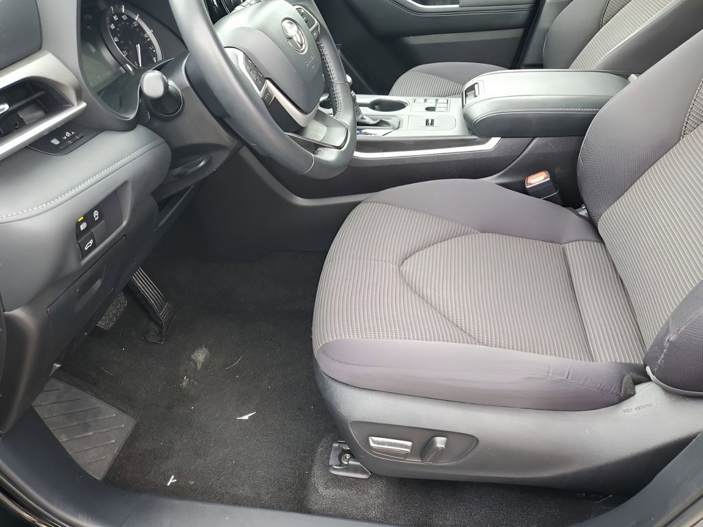 Used Car 2025 Toyota Highlander  Limited For Sale Under $40,000 In Austin, Texas