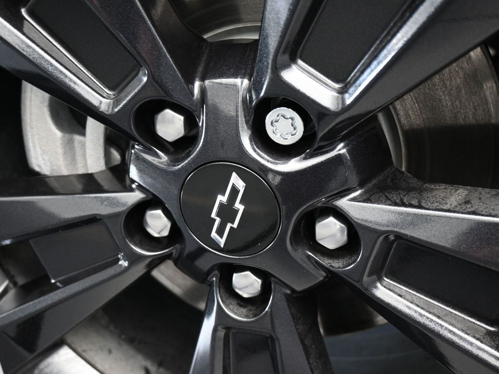 New 2026 Mosaic Black Metallic Chevrolet RS image 32