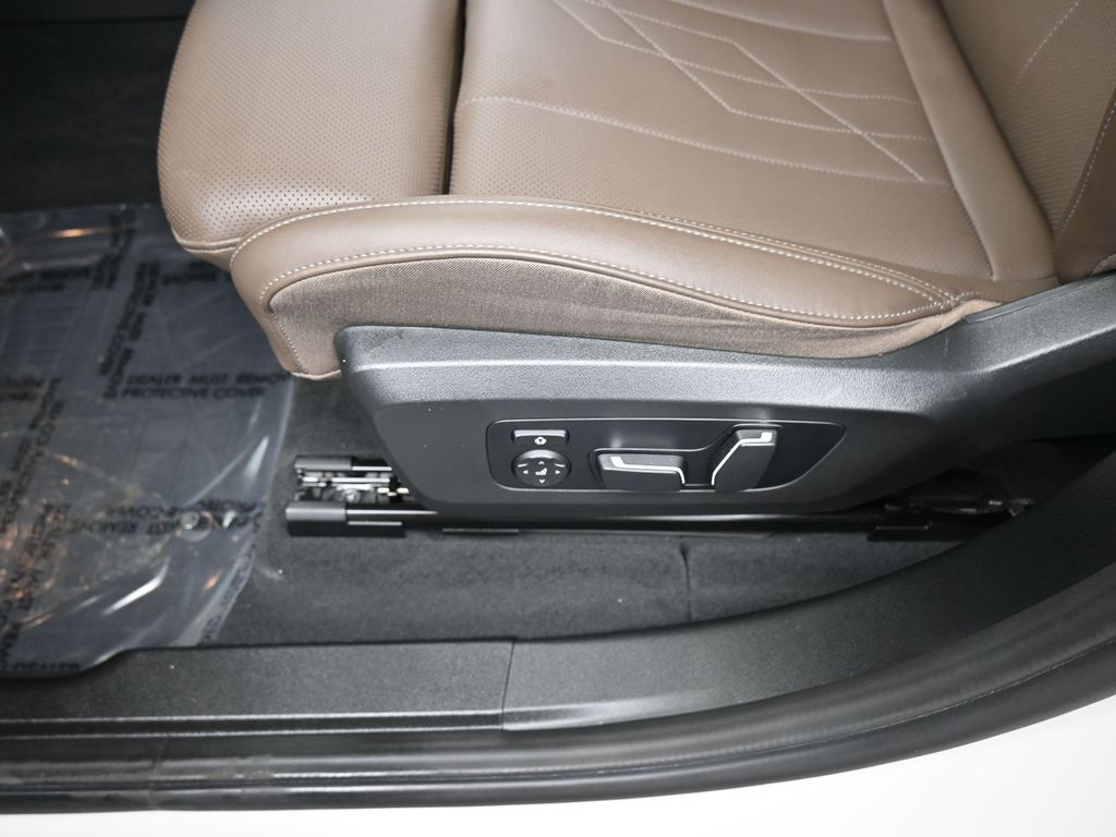 Used 2025 Mineral White Metallic BMW 30 xDrive image 16