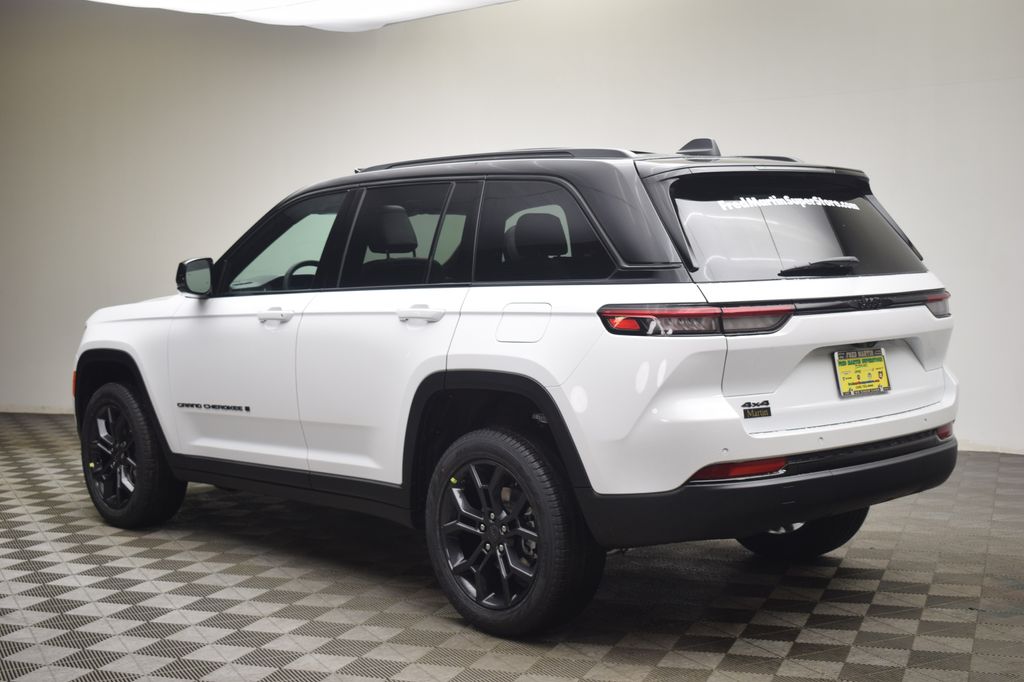 new 2025 Jeep Grand Cherokee car, priced at $50,186