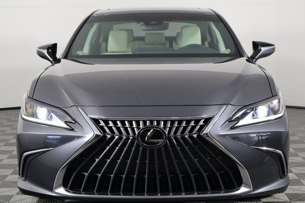 Thumbnail: 2022 Lexus ES - 2