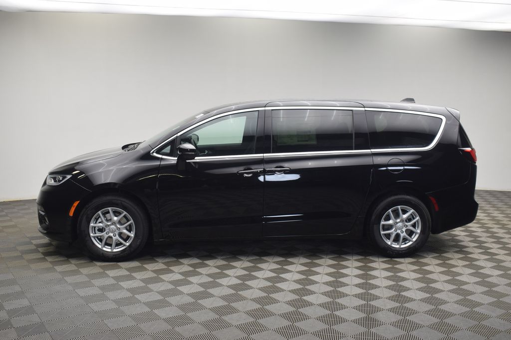 new 2026 Chrysler Pacifica car, priced at $42,456
