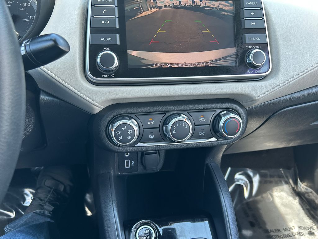 2021 Nissan Versa 1.6 SV 19