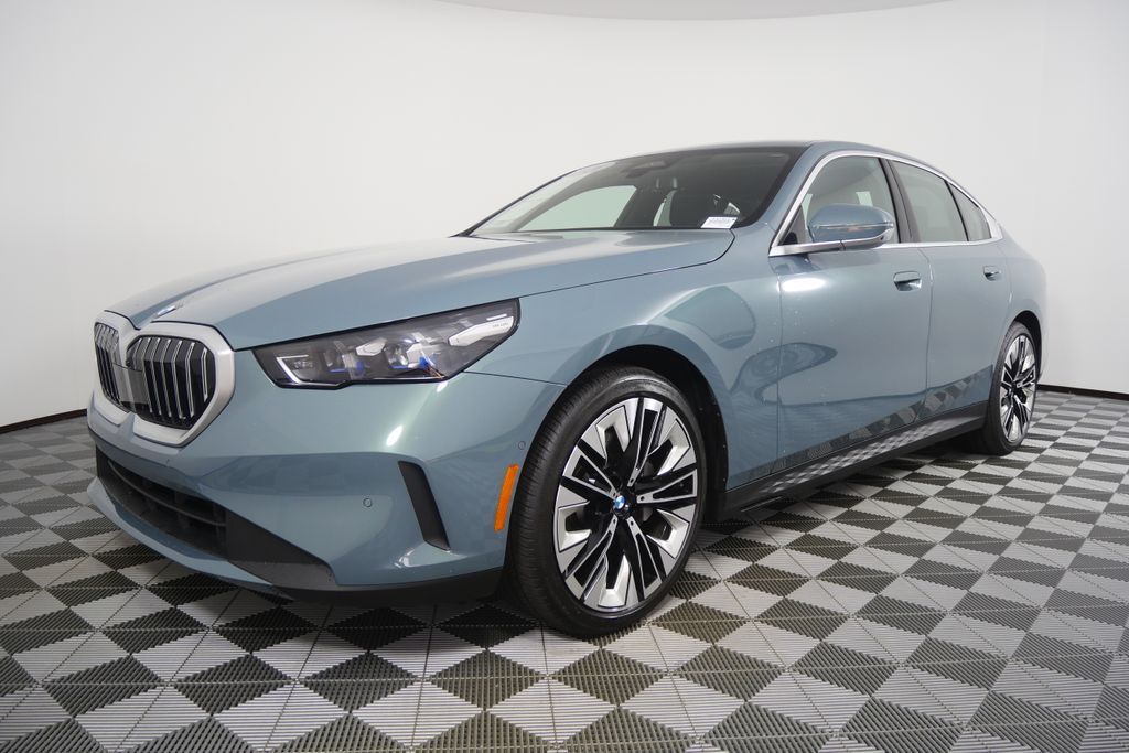 Thumbnail: 2026 BMW 5 Series - 7
