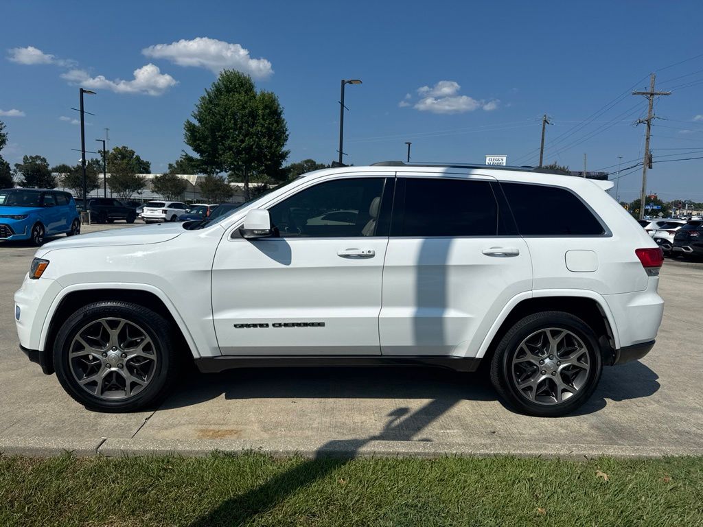 Used 2018 White Jeep Limited image 3