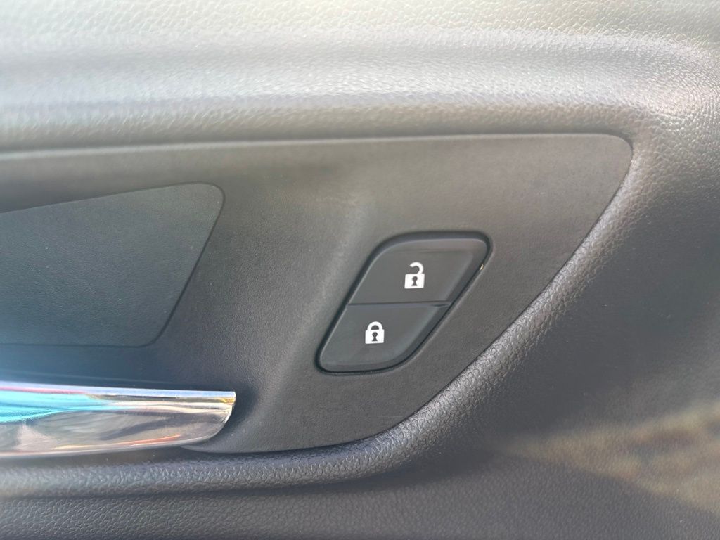 Used 2025 Chevrolet Trax SUV