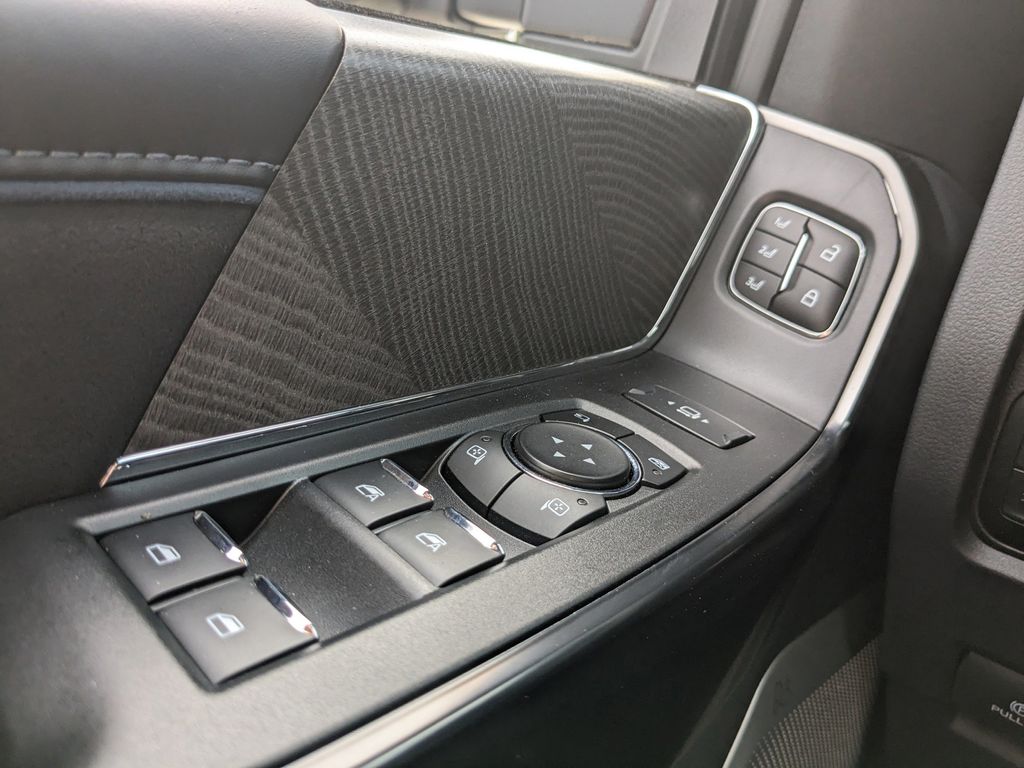 2025 Ford F-250 Super Duty Platinum