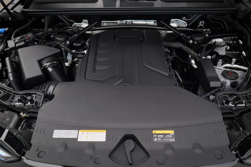 Thumbnail: 2025 Audi Q5 - 12