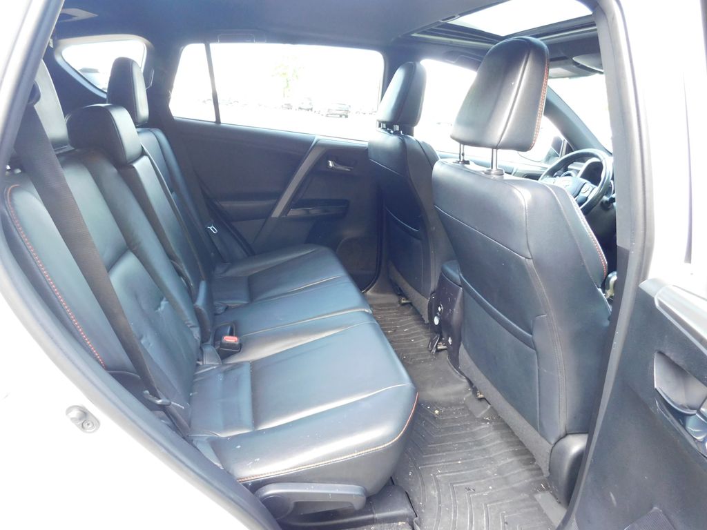Thumbnail: 2016 Toyota RAV4 - 5