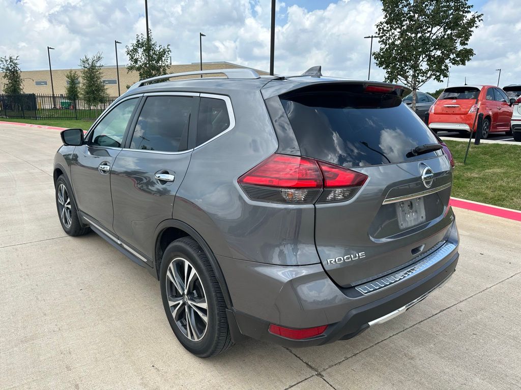 Thumbnail: 2017 Nissan Rogue - 4