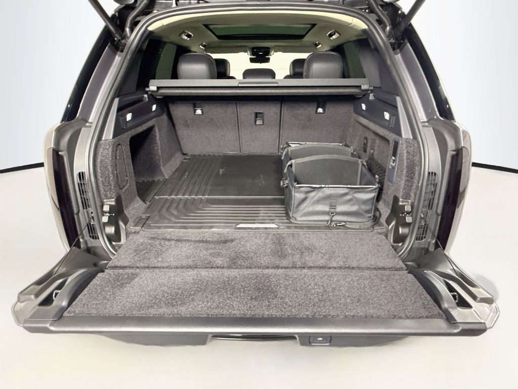Thumbnail: 2026 Land Rover Range Rover - 28