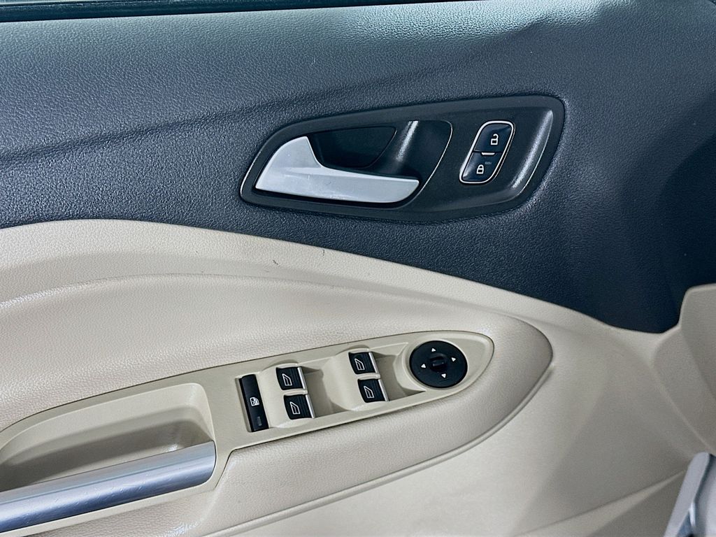 Used 2017 White Ford SE image 28