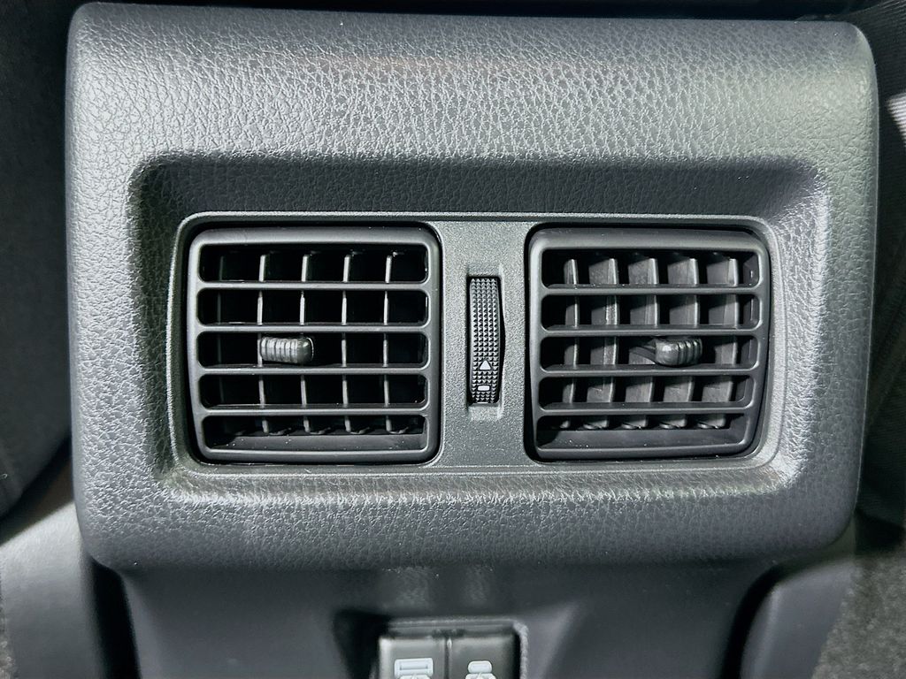 Thumbnail: 2025 Toyota Camry - 25