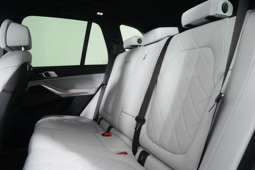 Thumbnail: 2026 BMW X5 - 16