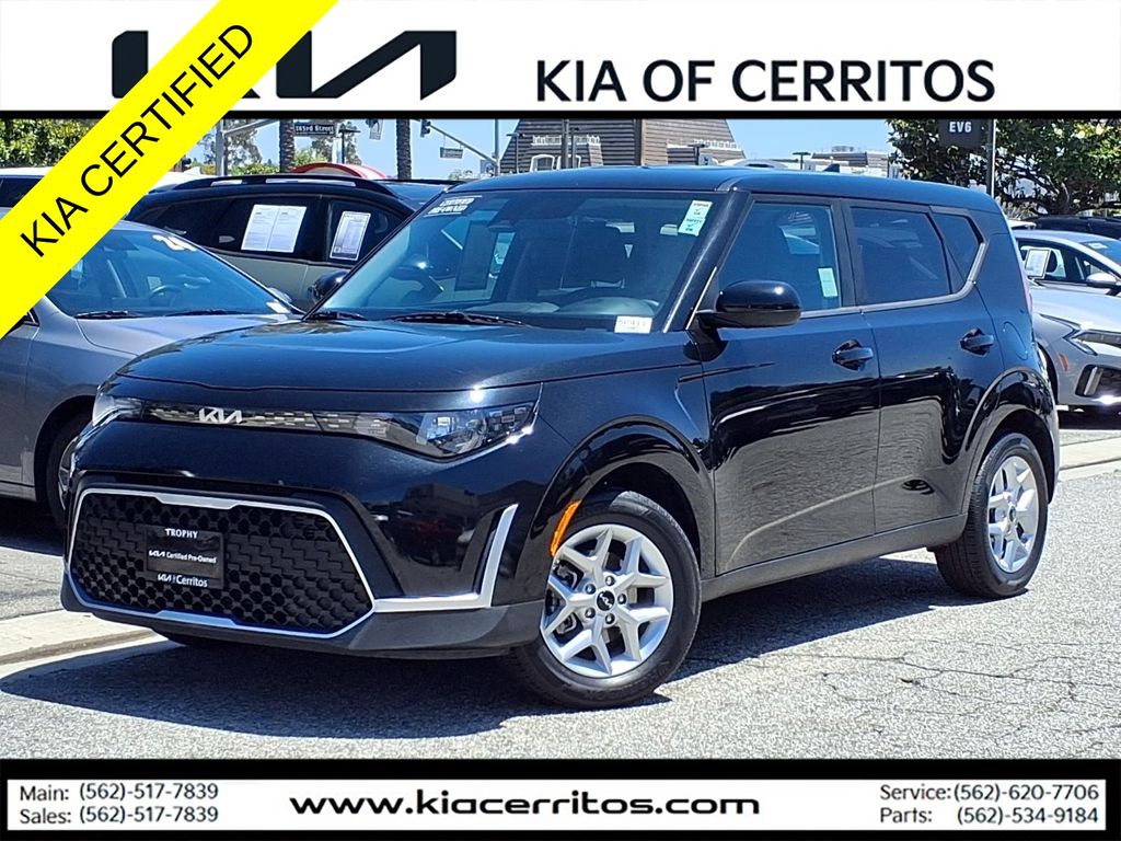 Fusion Black 2023 Kia Soul SUV / Crossover Front-Wheel Drive Continuously Variable Transmission