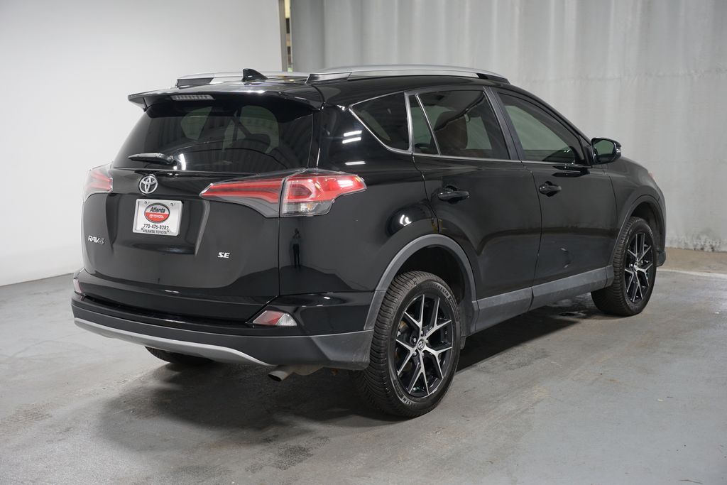 Thumbnail: 2017 Toyota RAV4 - 8