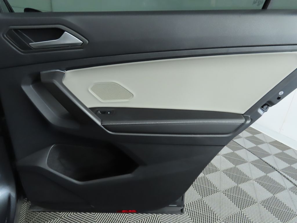 Thumbnail: 2022 Volkswagen Tiguan - 27
