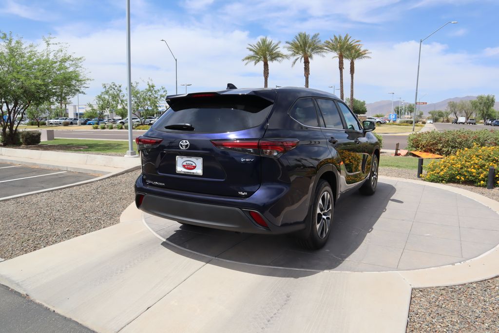 2025 Toyota Highlander XLE 5