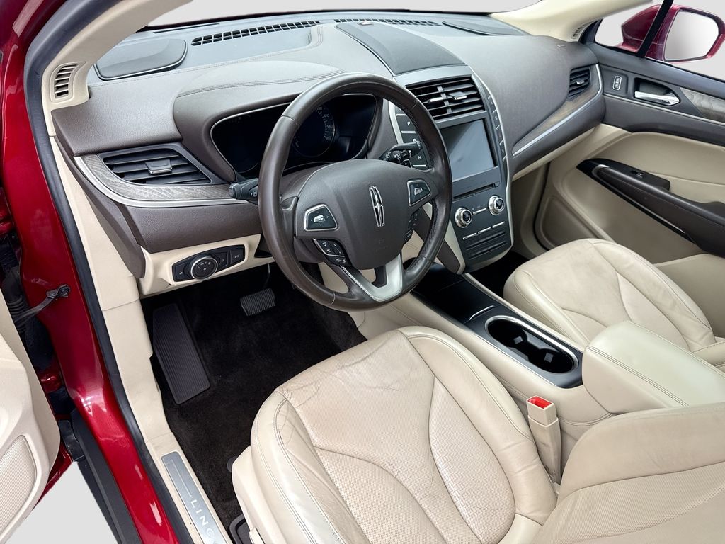 Thumbnail: 2017 Lincoln MKC - 9