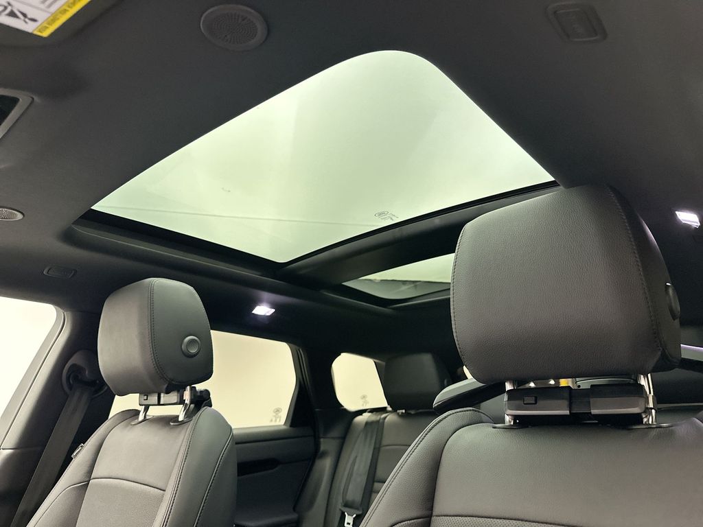Thumbnail: 2026 Land Rover Range Rover Evoque - 11