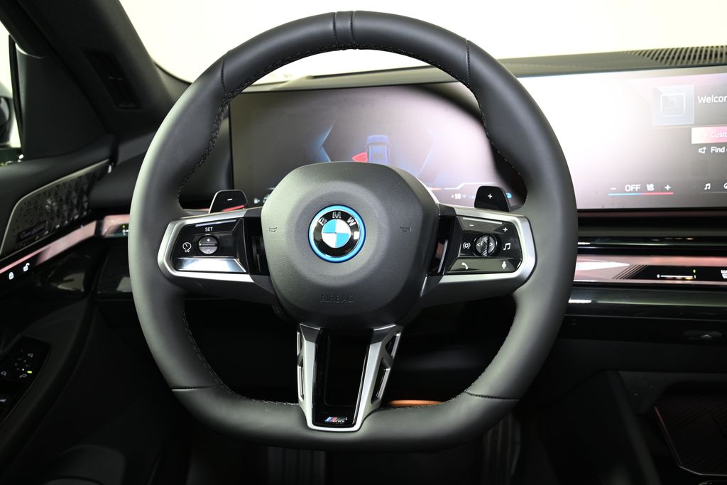 Thumbnail: 2026 BMW 5 Series - 17