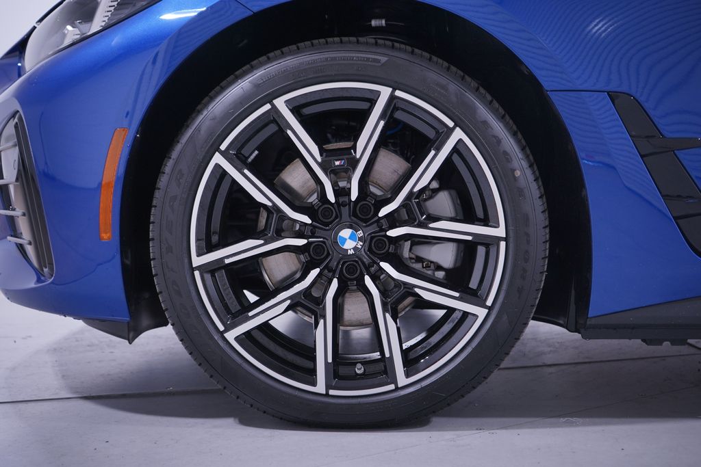 Thumbnail: 2025 BMW i4 - 2