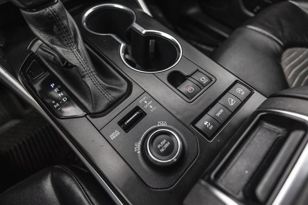 2021 Toyota Highlander XSE thumbnail 16