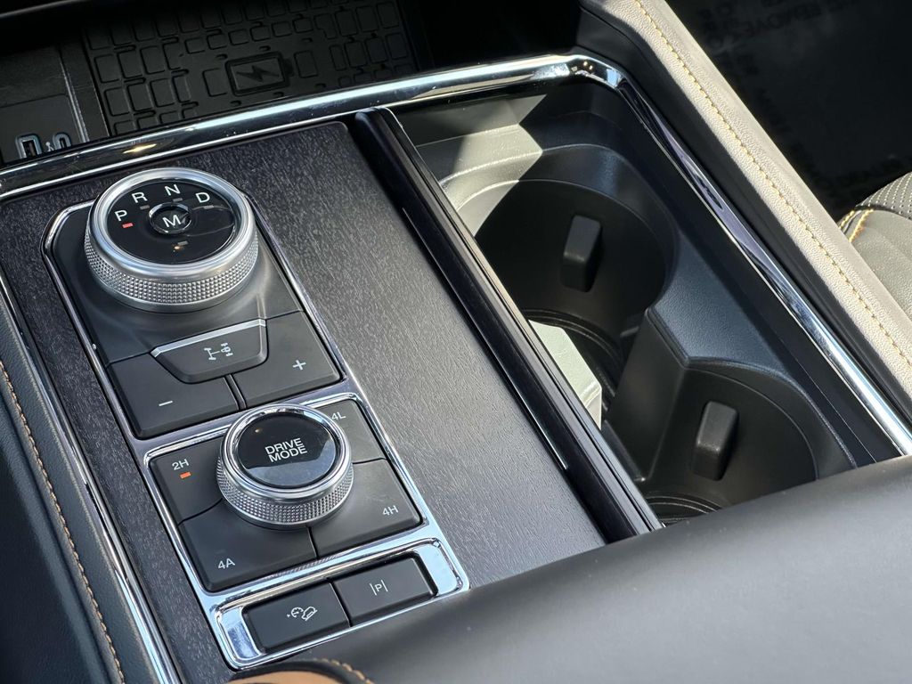 2024 Ford Expedition MAX Platinum 12